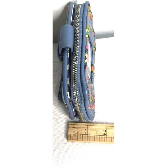 Vera Bradley Wallet Wristlet Painted Medallions Quilted Zip Around RFID - Picture 12 of 12